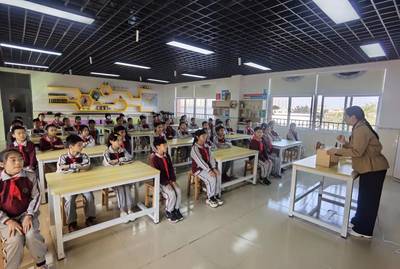 三鄉鎮小學教師獲評“全國自制教具能手”，教學模型與教具銷售備受關注