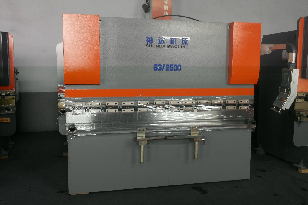 全面解析液壓板料折彎?rùn)C(jī) 數(shù)控?cái)?shù)顯技術(shù)助力高精度鈑金加工